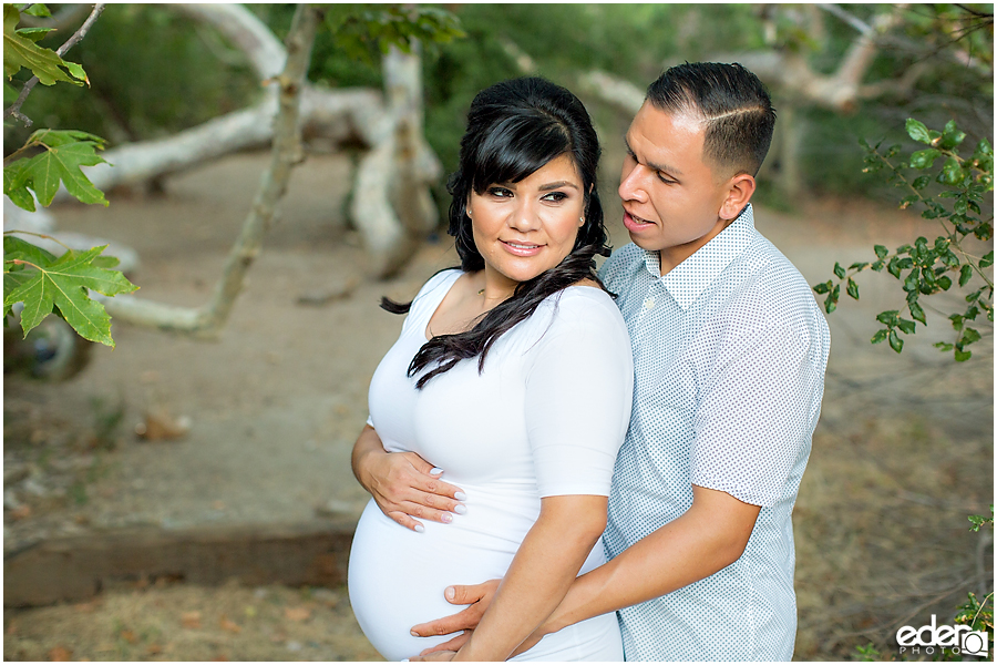 Rustic Maternity Photos in San Diego. 