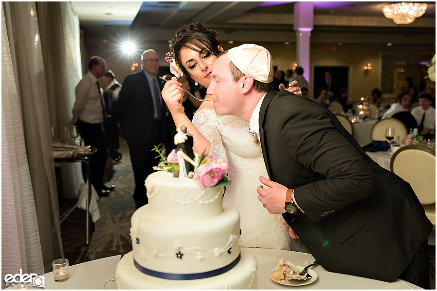 Kona Kai Wedding reception cake cutting.