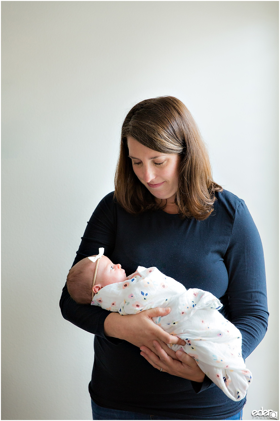 Newborn Lifestyle Portrait Session - mom and baby