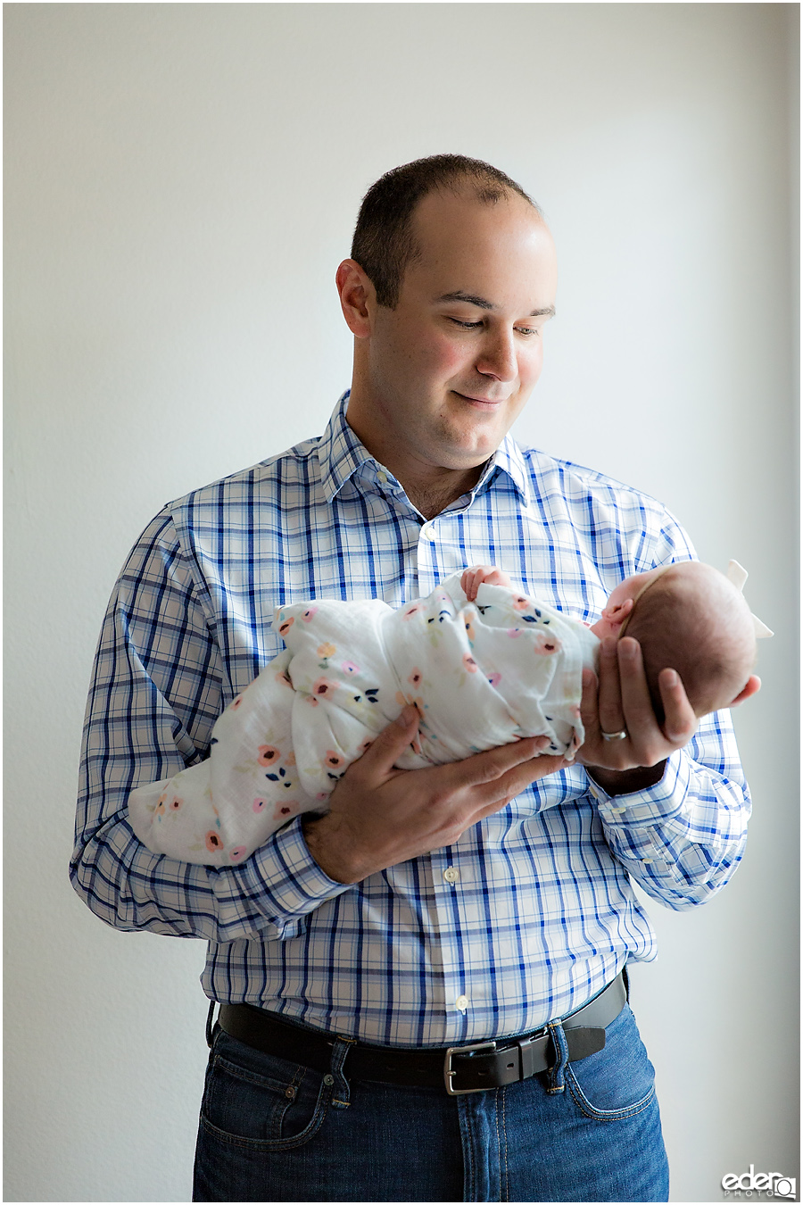 Newborn Lifestyle Portrait Session - dad and baby